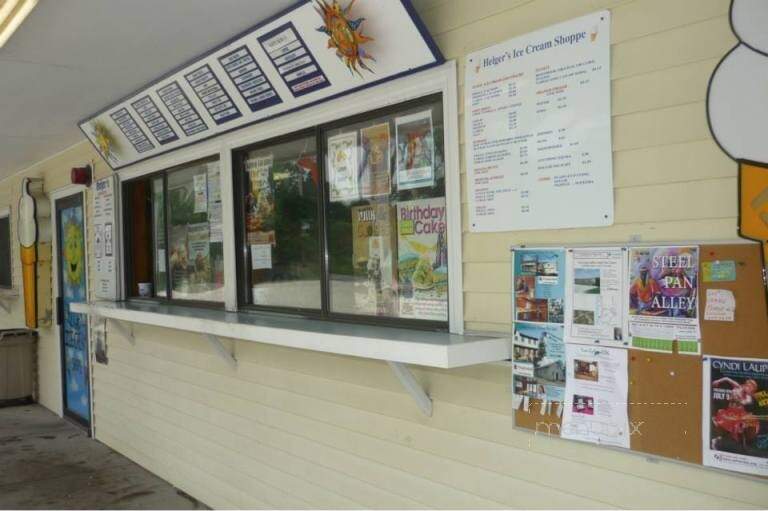 Helger's Ice Cream Shoppe - Tiverton, RI