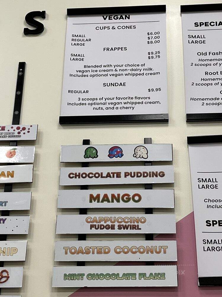 Lil Duke's Ice Cream Shoppe - Pembroke, MA